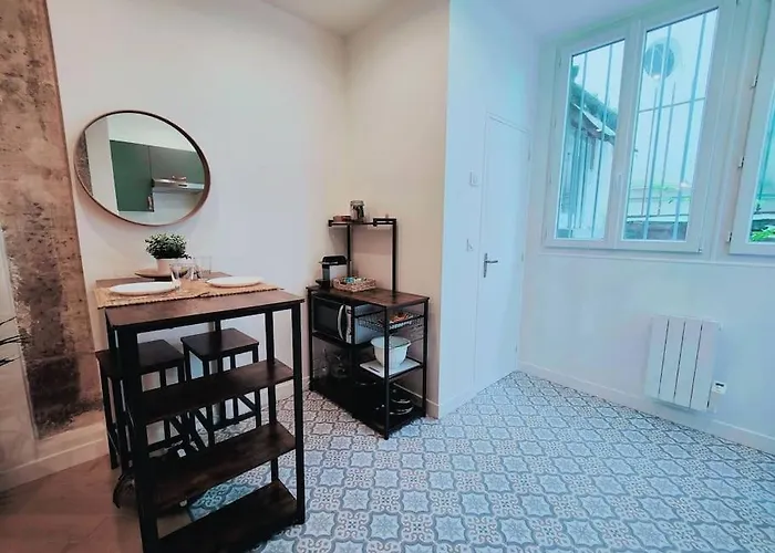아파트 Le Bijou De Montmartre - Au Centre De *
